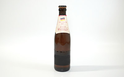首掛けPOPには、ワインや瓶ビールのボトルの首に掛けて、その商品を目立たせる効果があります。