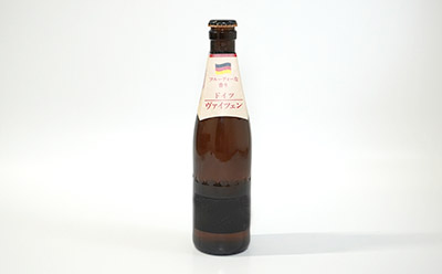 首掛けPOPには、ワインや瓶ビールのボトルの首に掛けて、その商品を目立たせる効果があります。